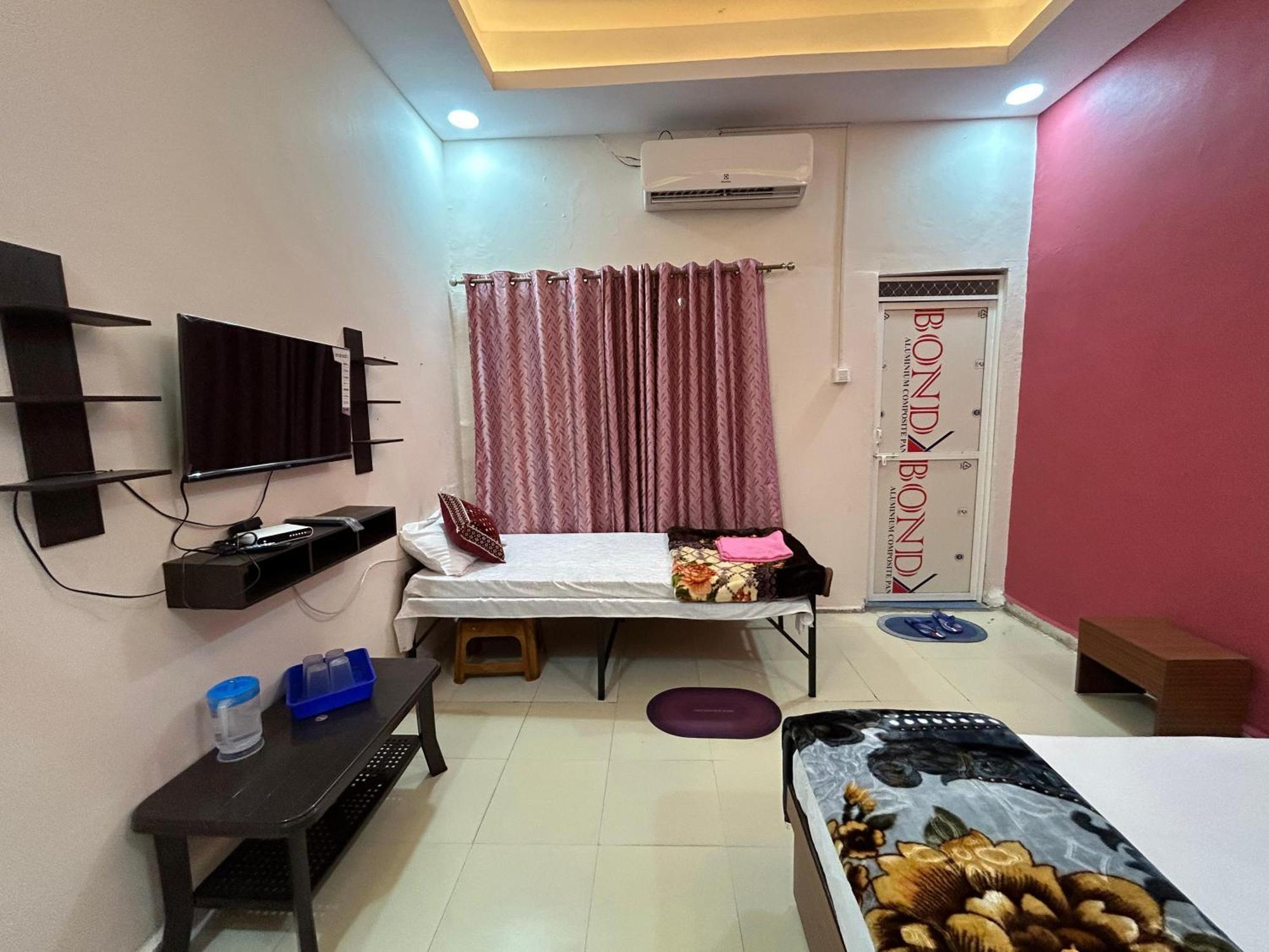 Aashirwad Residency Bed and Breakfast Ujjain Eksteriør billede