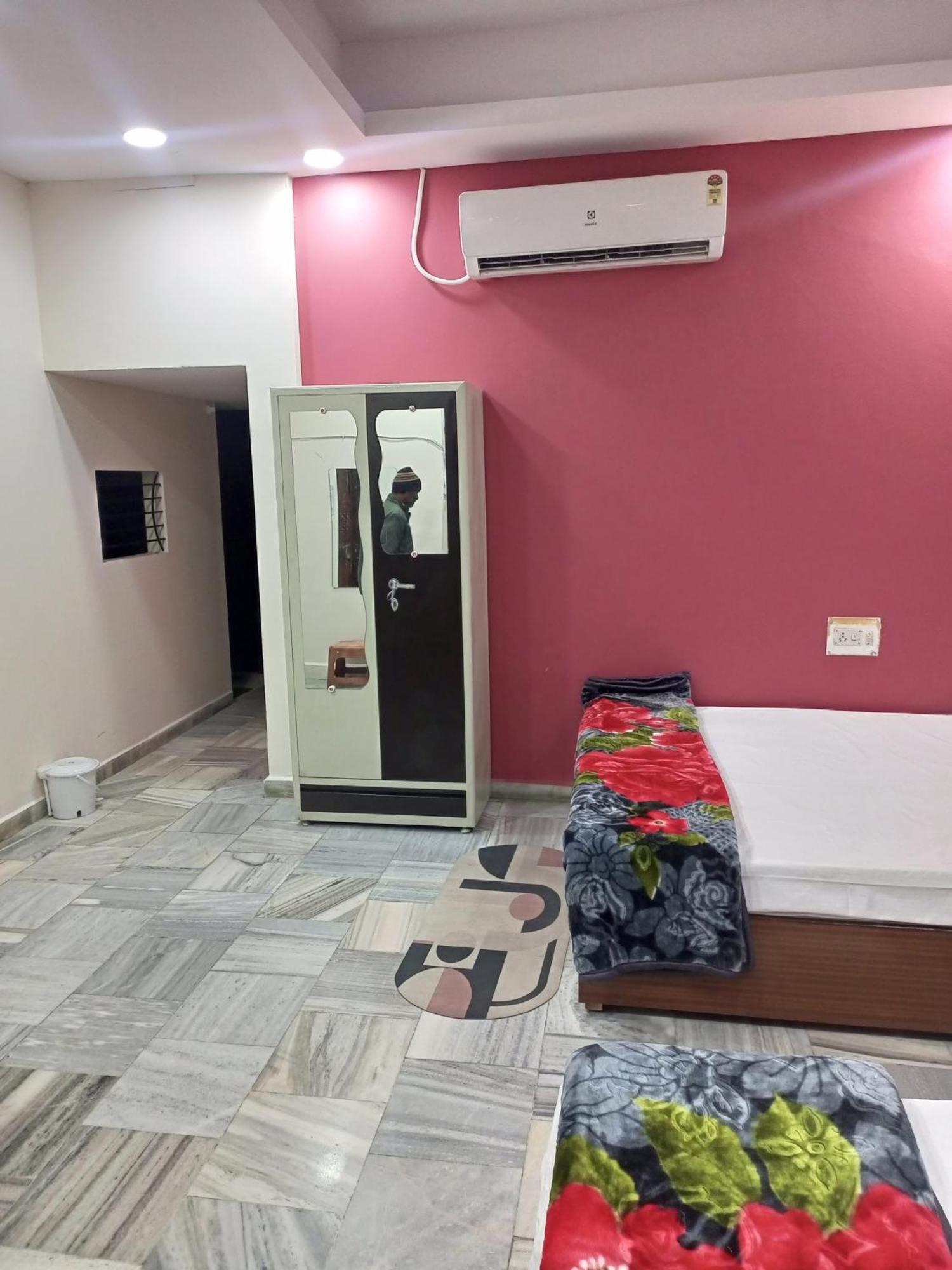 Aashirwad Residency Bed and Breakfast Ujjain Eksteriør billede