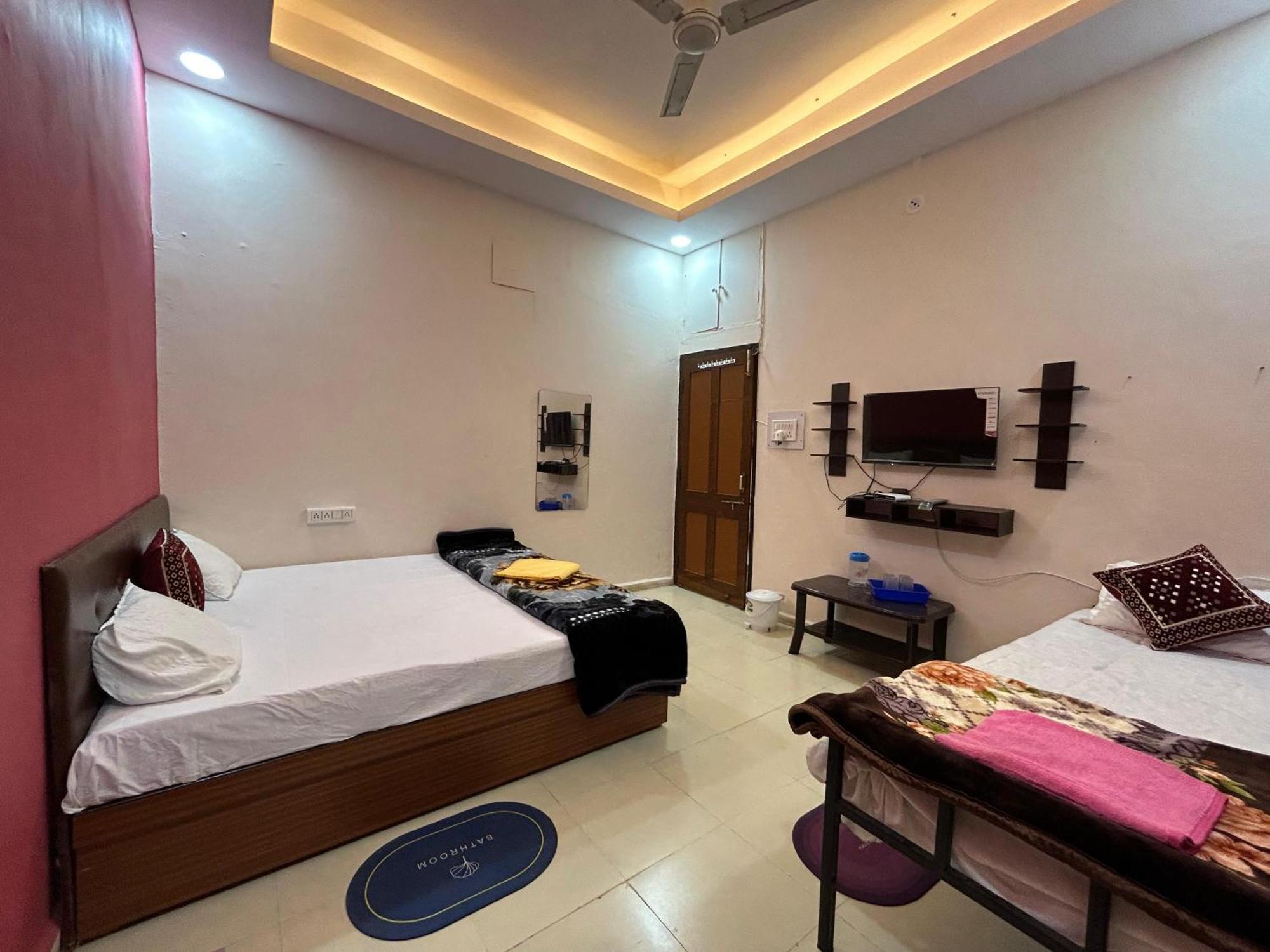 Aashirwad Residency Bed and Breakfast Ujjain Værelse billede
